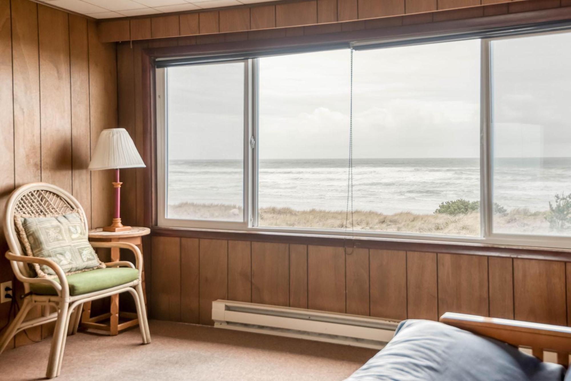 The Hamptons Villa Rockaway Beach Exterior photo