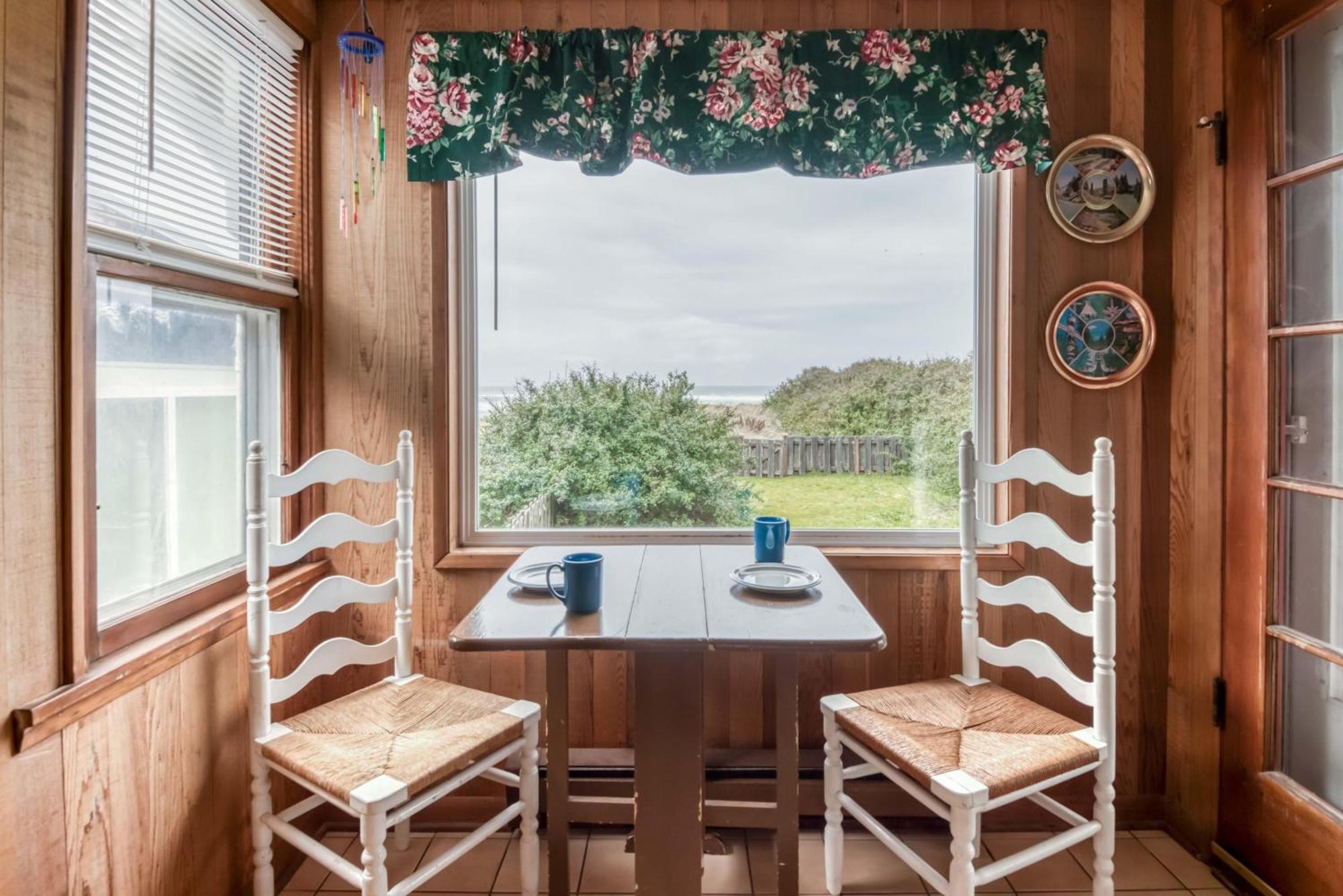 The Hamptons Villa Rockaway Beach Exterior photo